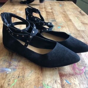 NWOT Black studded flats